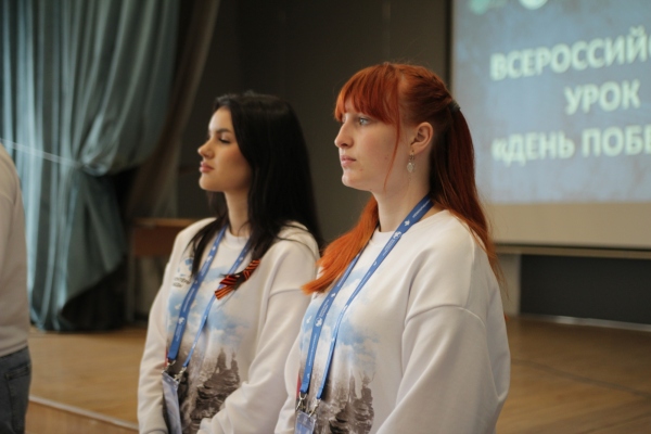 Волонтёры Победы рассказали о значении Дня Победы в образовательных учреждениях